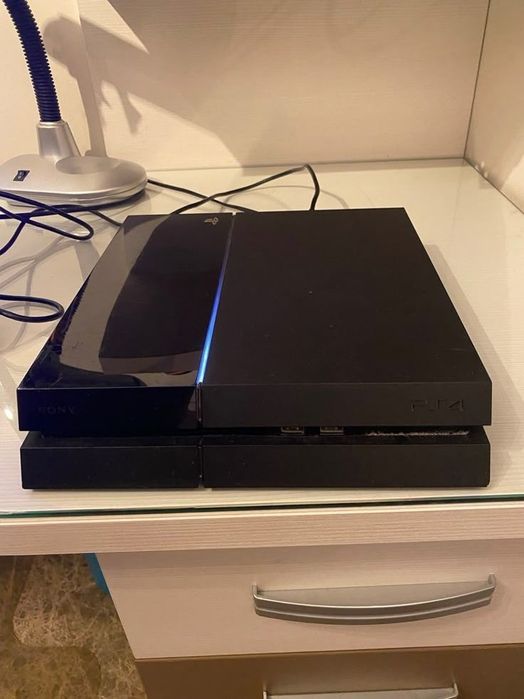 Продам playstation 4