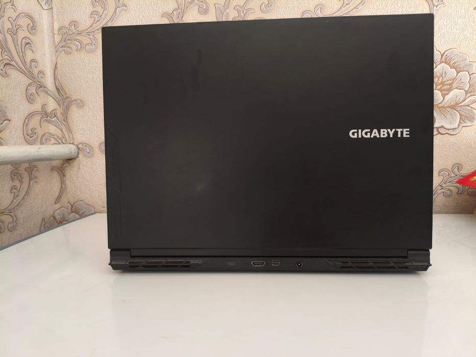 продам ноутбук Gigabyte отличном состоянии