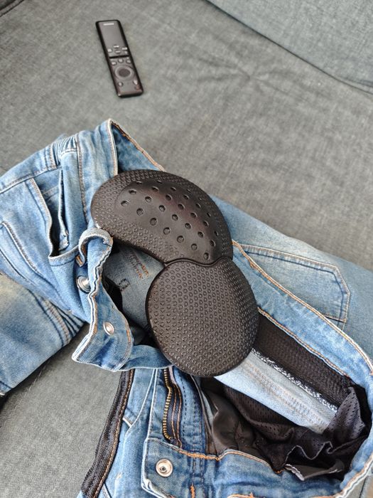 Blugi moto cu protectii