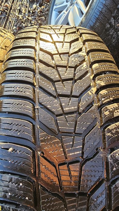 Set Roti Jante Audi Q3 Anvelope iarna 215. 60. 17