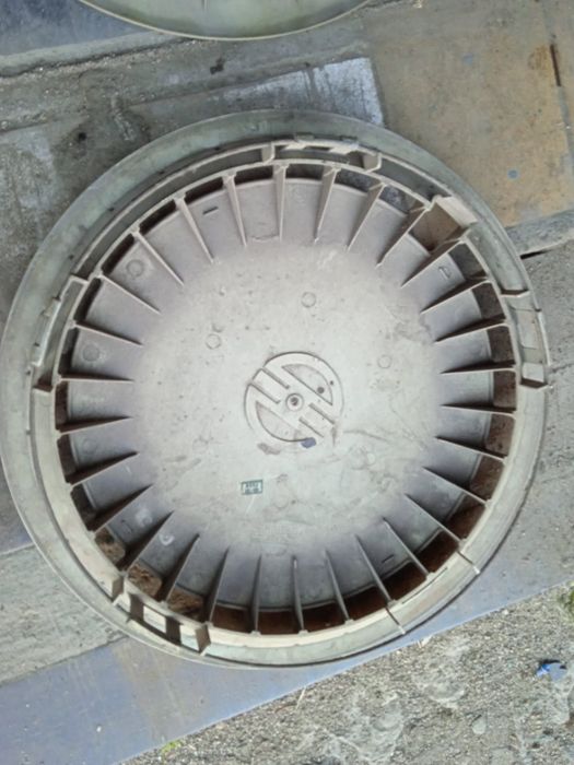 Продам колпаки на колёса