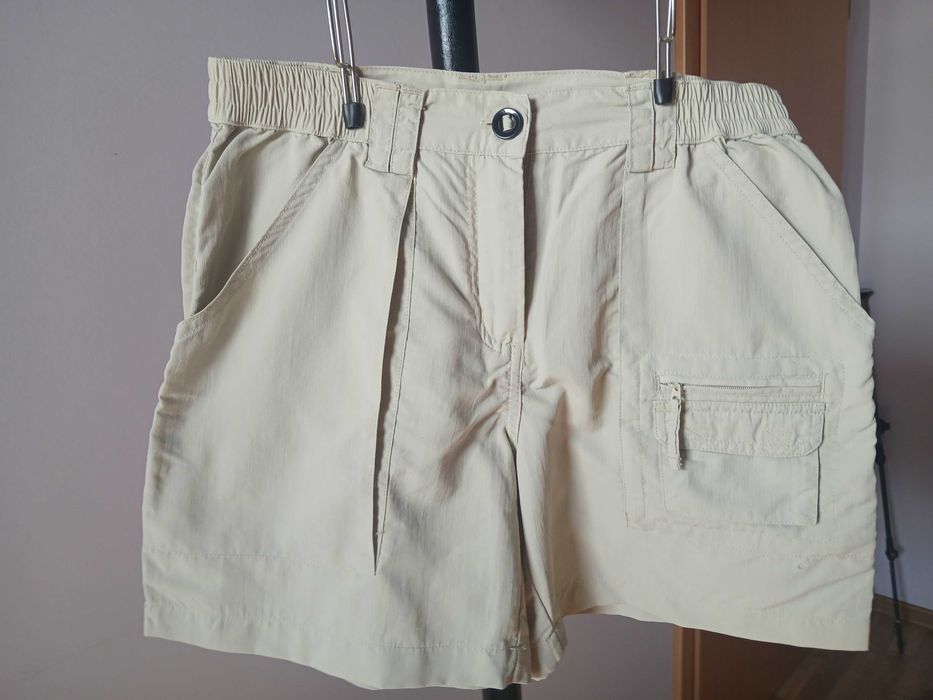 Два чифта къси панталонки