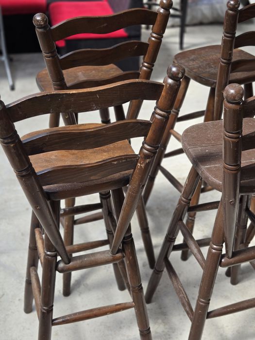 Дървени масивни бар столове