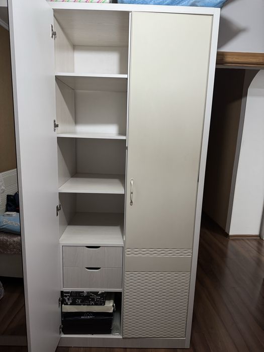 Продам кровать с шкафом