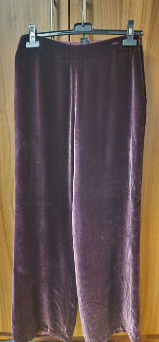 Pantaloni din catifea