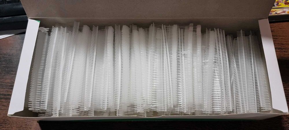 Пистолет за етикети, за дрехи и магазини, с включени 5000 закачалки