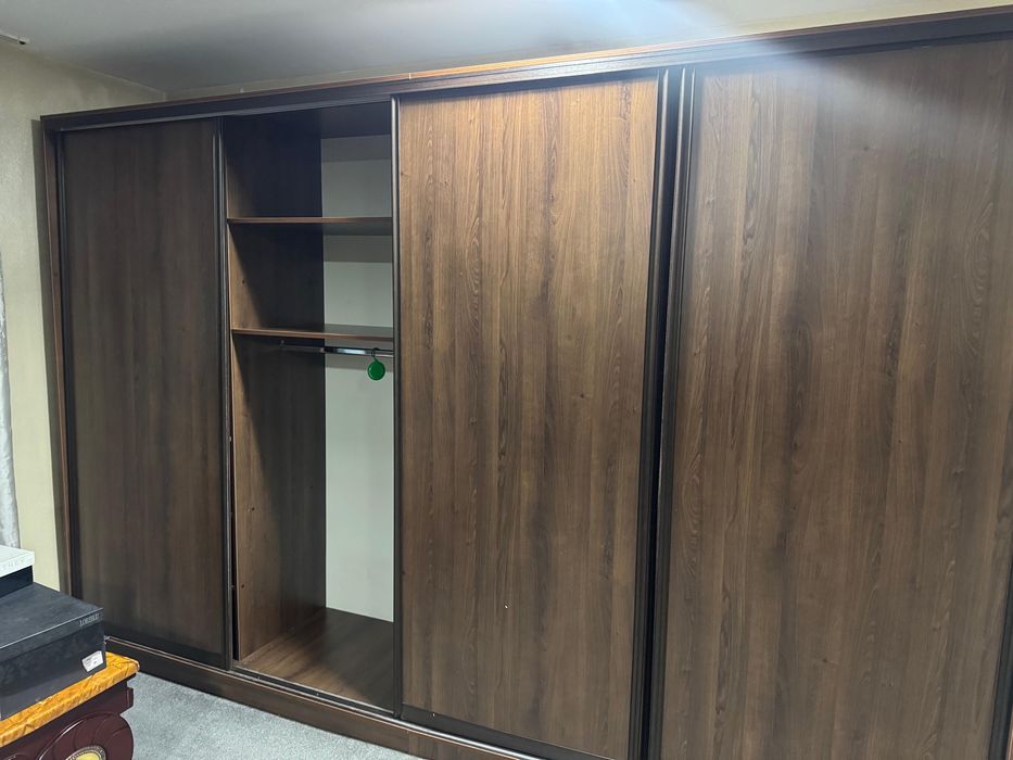 Купейный шкаф продам