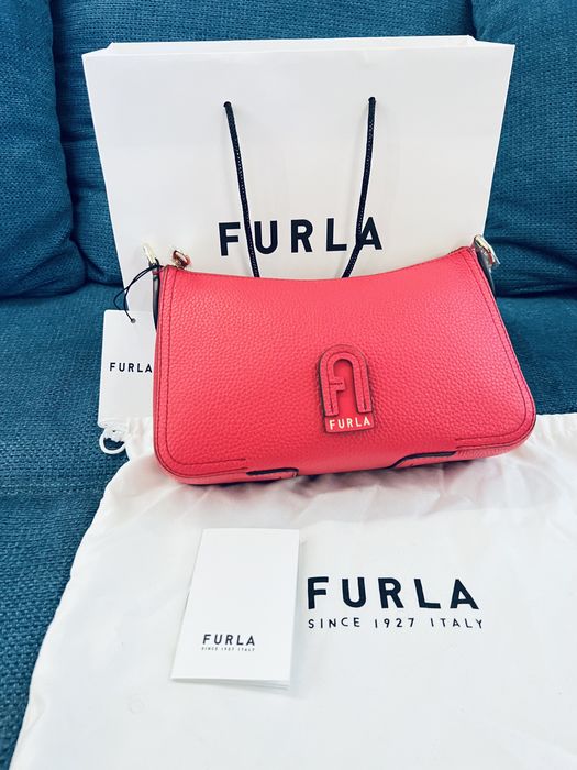 Furla Atena в три цвята. Черна,червена и бежова.100%ориг,сериен номер