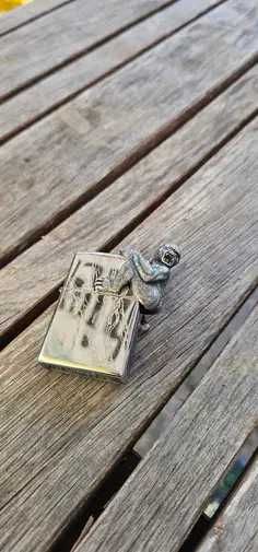 bricheta zippo 3D gorilla editie limitata