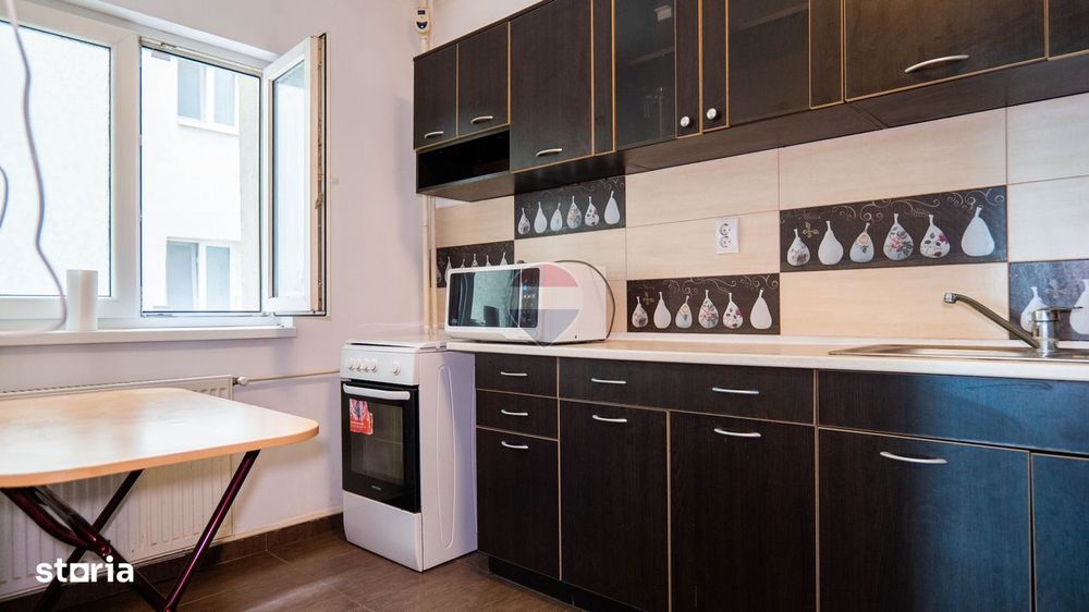 Apartament cu 3 camere de vânzare