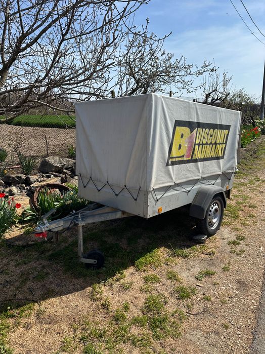 Ремарке покрито куфар 750 кг за кола
