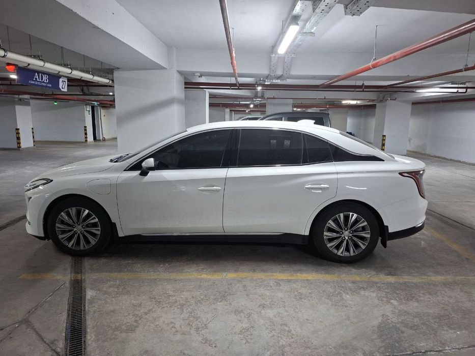 Hongqi EQM5 (450km)