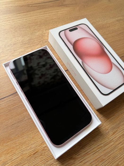 Iphone 15 розовый