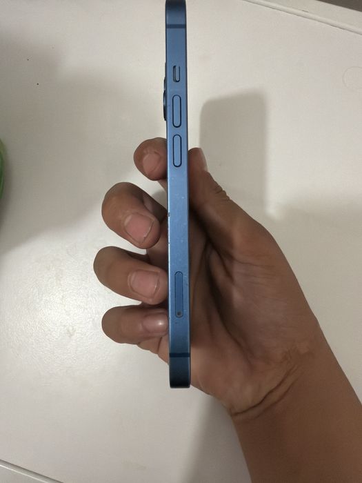 iPhone 13 продается