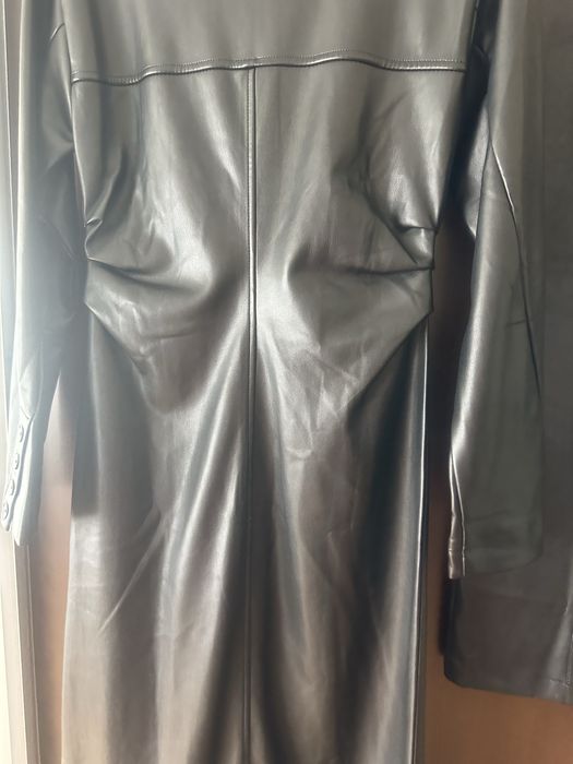 Уникална кожена рокля Манго