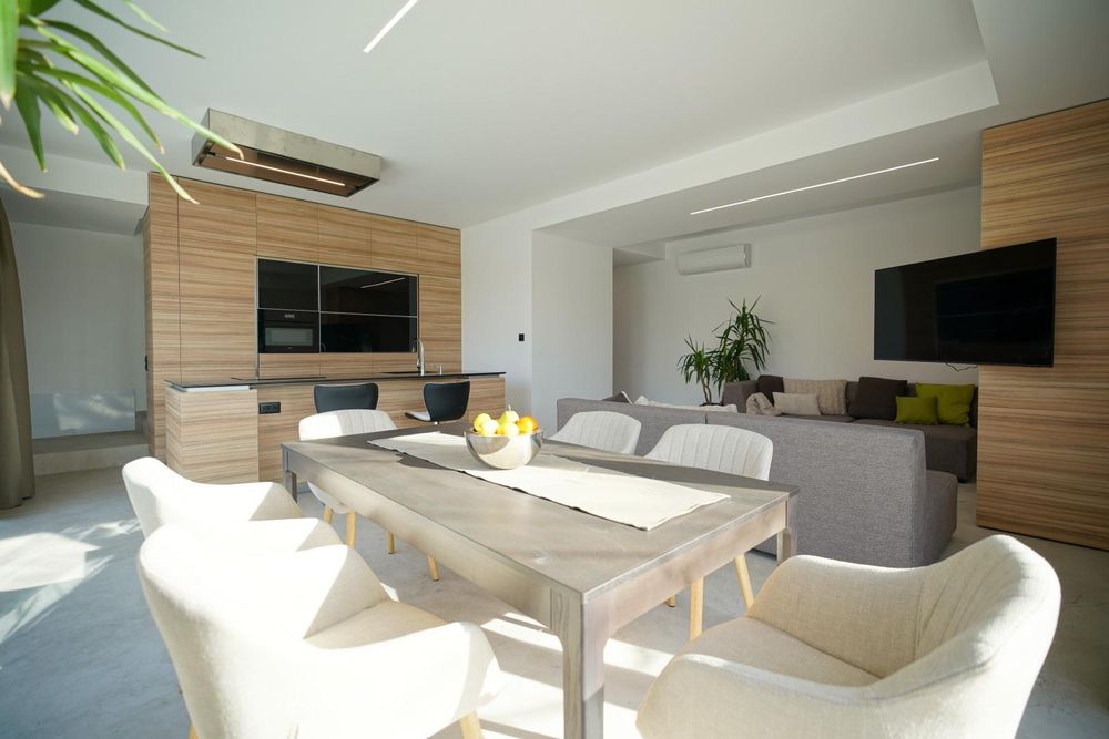 Дава се под наем Четиристаен апартамент в София, Горубляне - 180 кв.м за 1499 € - Снимка #2