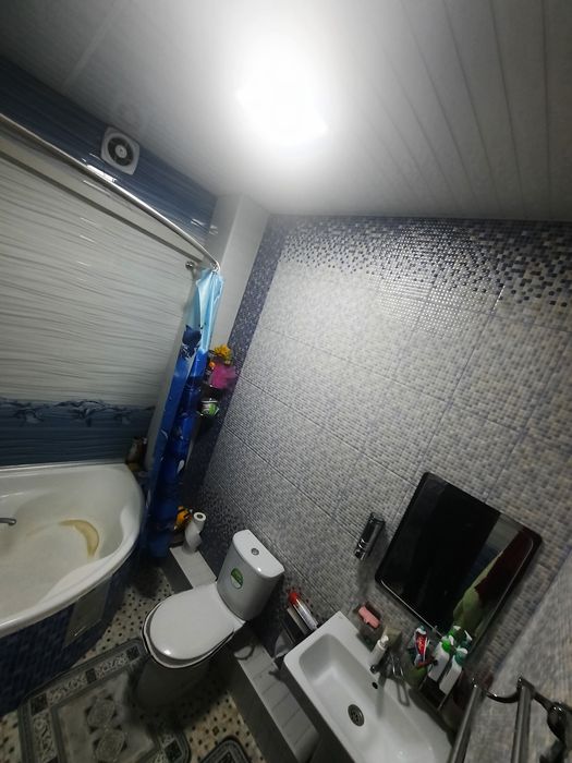 3 xonalik kvartira sotiladi