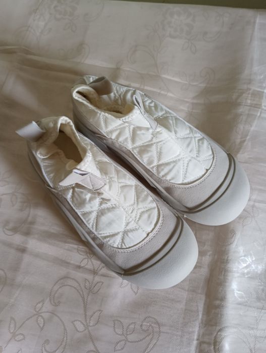 Ботинки, дутики.