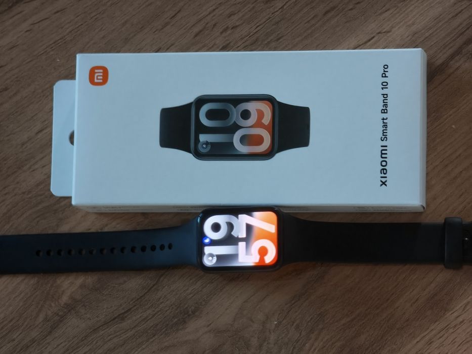 Продам часы XIAOMI BAND 10 PRO
