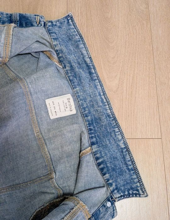 Geaca de blugi scurta de dama Bershka mărimea S