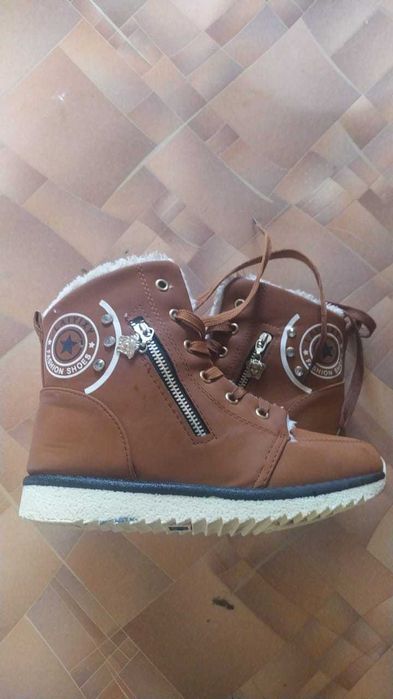 Ботинки зимние  женские