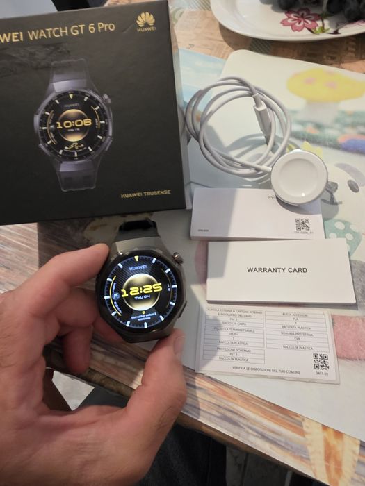 Vând HUAWEI watch GT 6 pro la cutie