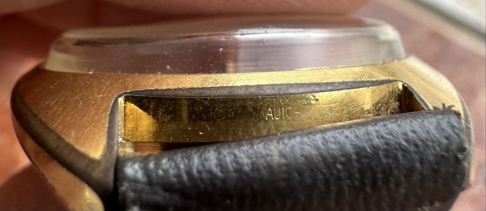 Сьветски механичен позлатен аи 10 часовник Восток,70 години