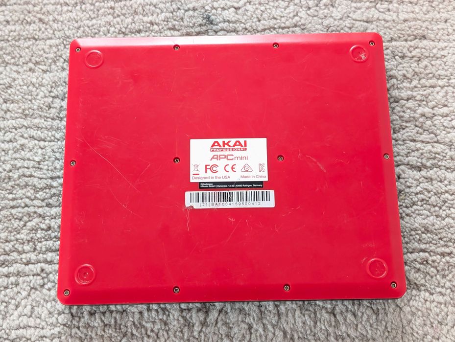 Vand AKAI APC Mini, 250 Lei, transport Easybox inclus