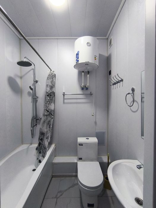 Сдаётся 1 комнатная квартира на 2 этаже.