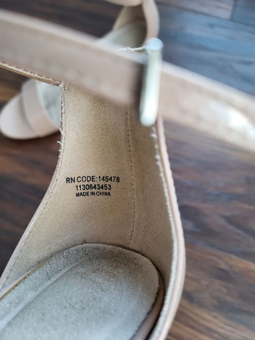 Sandale bej de damă Primark cu toc gros și baretă la gleznă, marimea 41