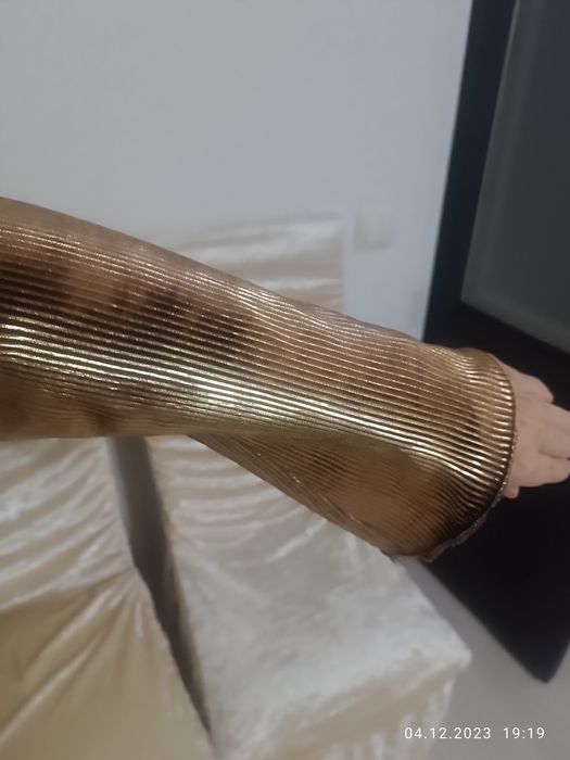 Блуза золотистая