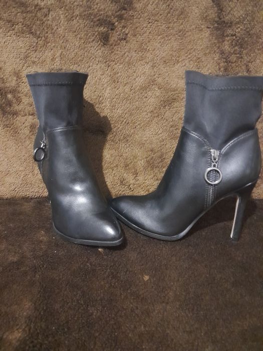 Ghete piele 37 Italia