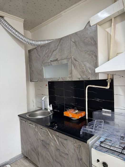 В Алмалыке (без маклер) Продаётся своя 2х ком квартира с мебелью