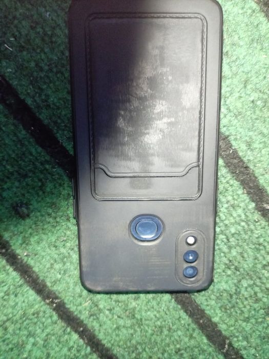 Продаю телефон А10S