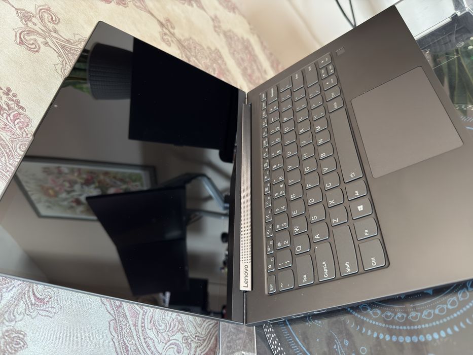 Lenovo Yoga c940.