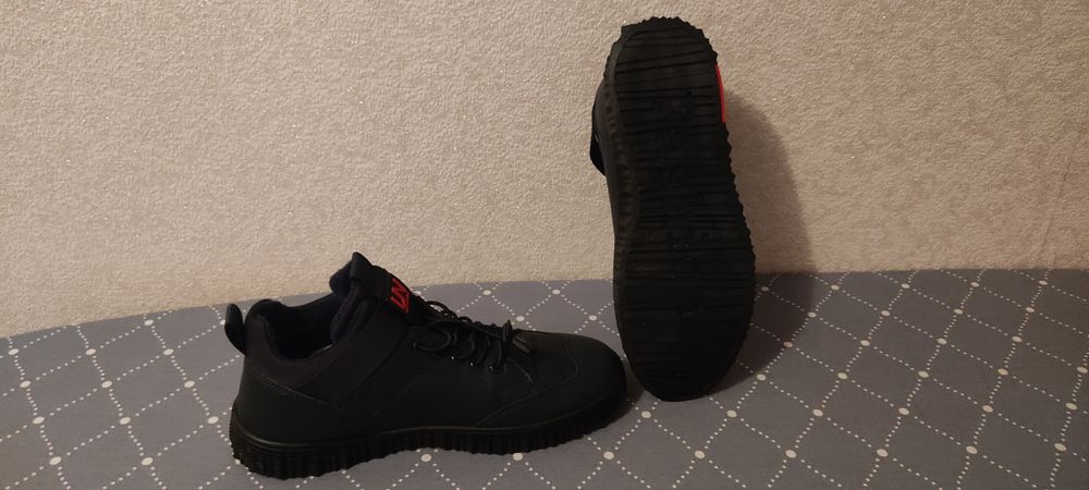 Кросовки утепленые демесизонные новые