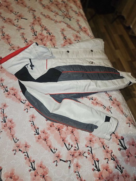 Два броя якета и два броя панталони за ски Diel и Dainese и раз. L