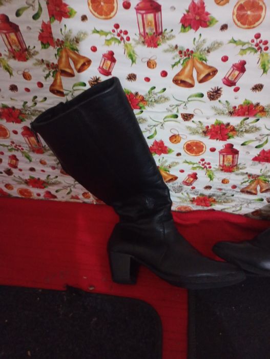 Vând cizme piele naturala Nr 38