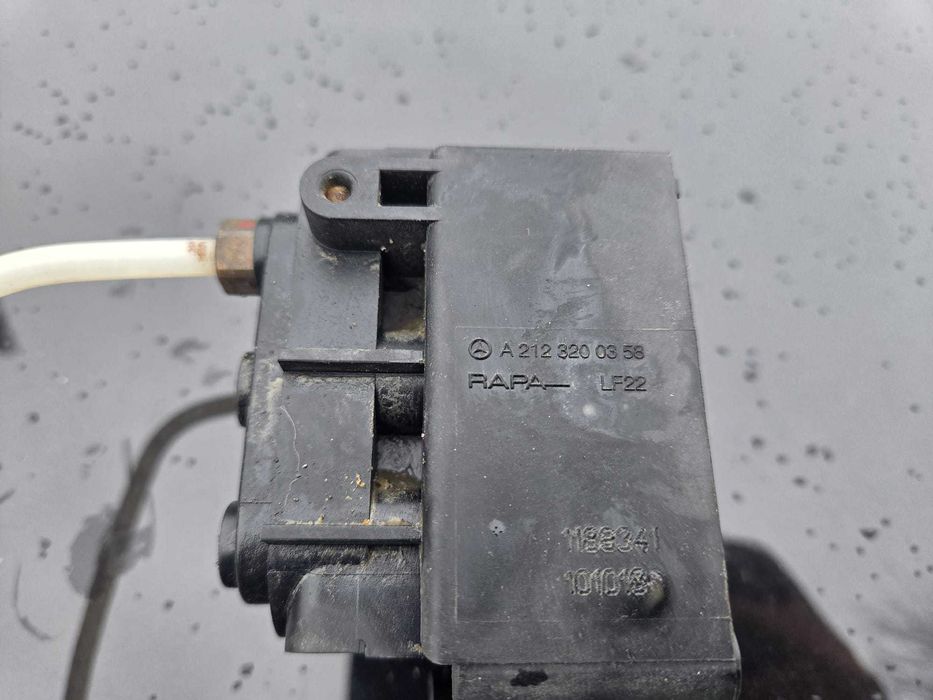 Bloc valve distribuitor aer Mercedes  A2123200358