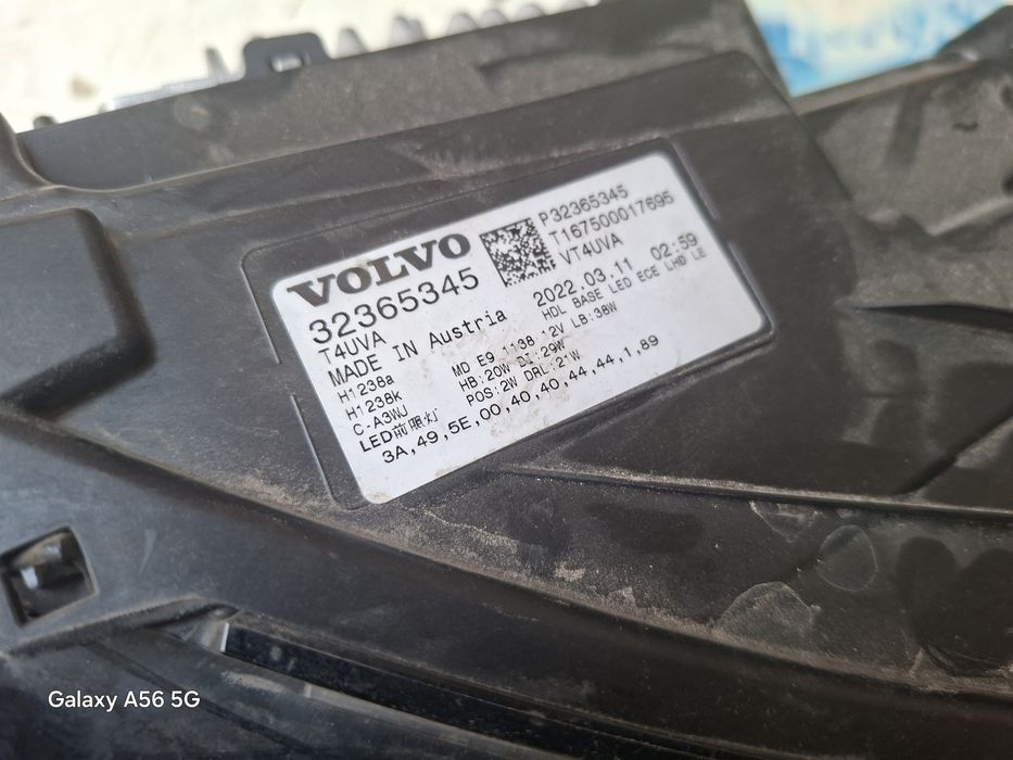 Оригинални фарове VOLVO XC 40 ляв/десен