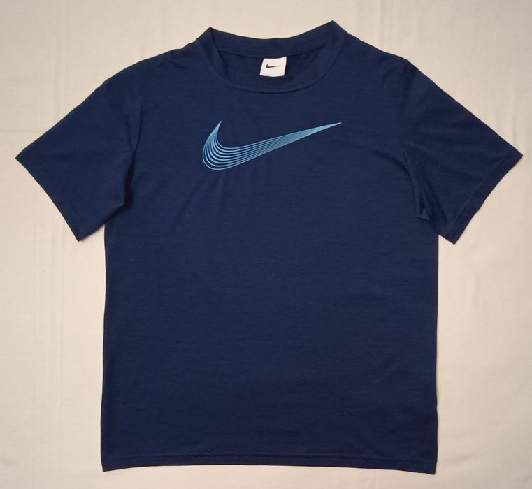 Nike DRI-FIT Swoosh Tee оригинална тениска ръст 158-170см Найк спорт фланелка