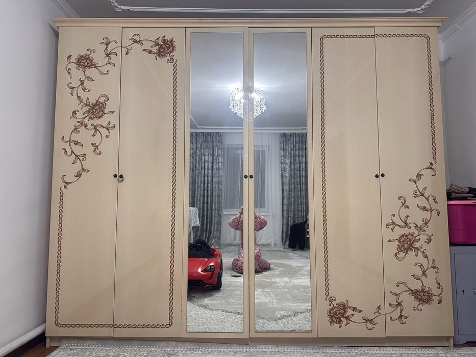 Спальный горнитур продам