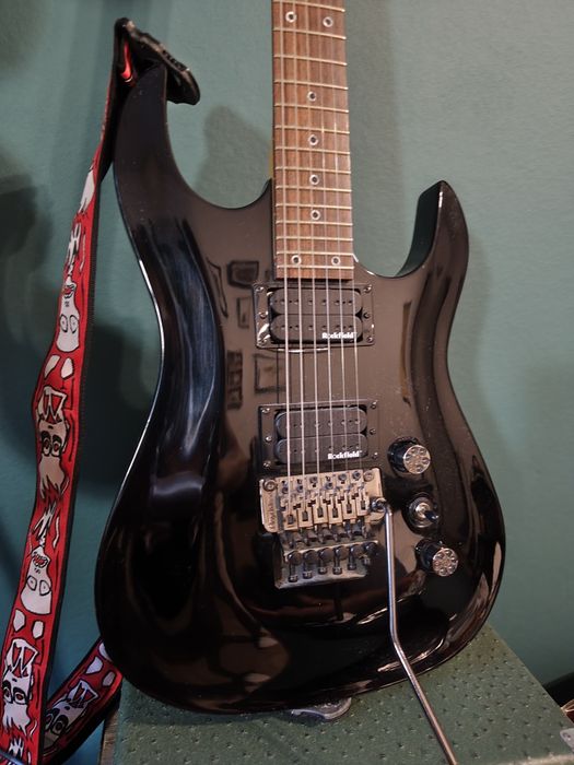 Электрогитара b.c.rich плюс ремень, чехол, педаль колонка