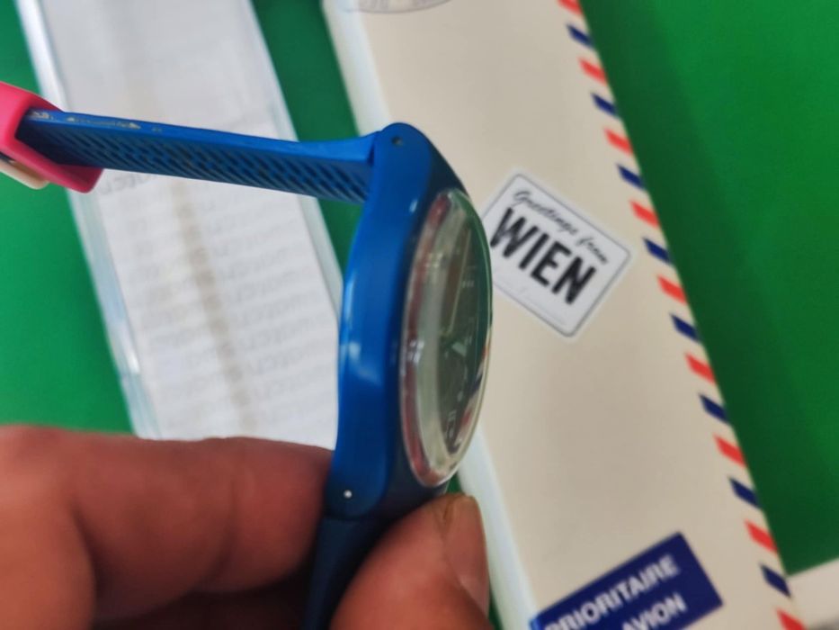 Кварцов часовник Swatch prater melodies 2016 г