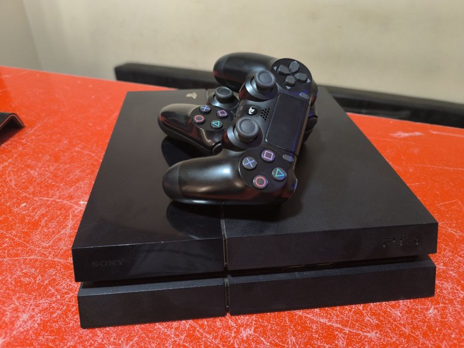 Playstation 4 fat sotiladi