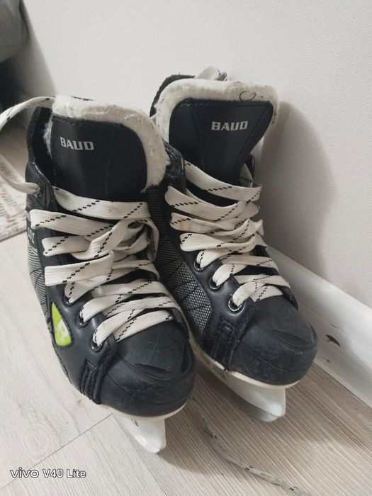 Продам детский коньки