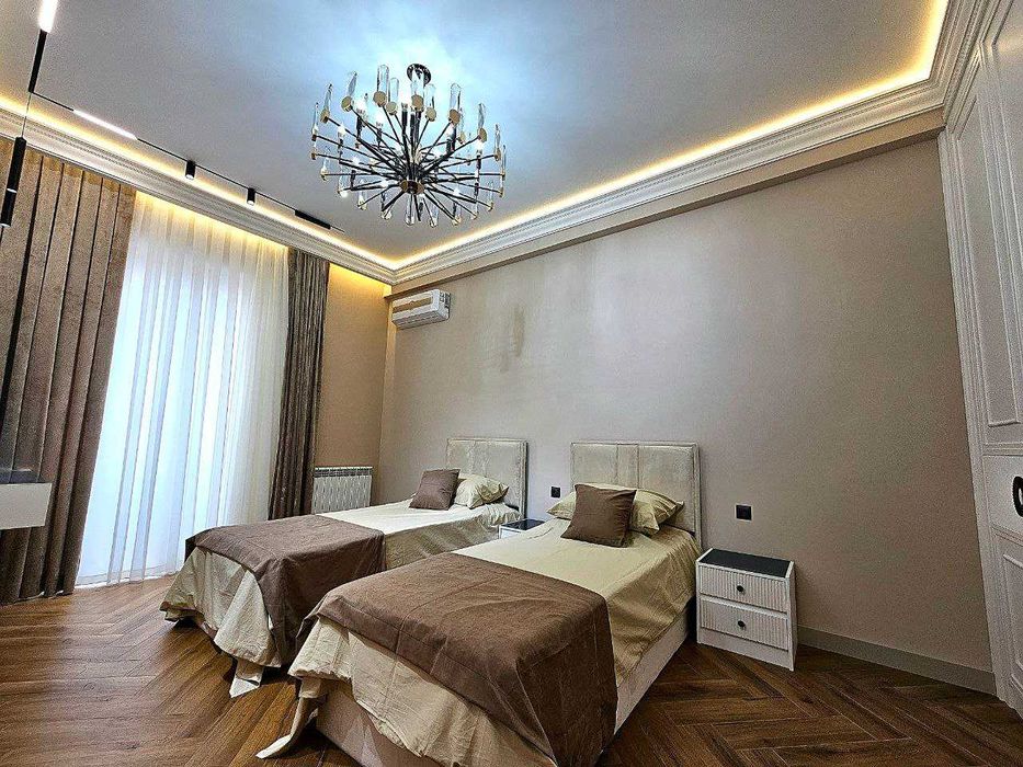 ЭЛИТНЫЙ КОМПЛЕКС "Лондон" Сдаётся 4х комнатная квартира в центре!