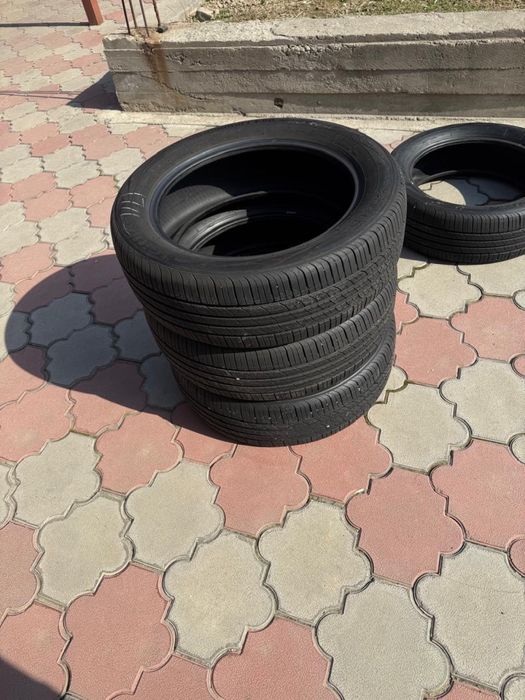 Продам в отличном состоянии 225/55R19