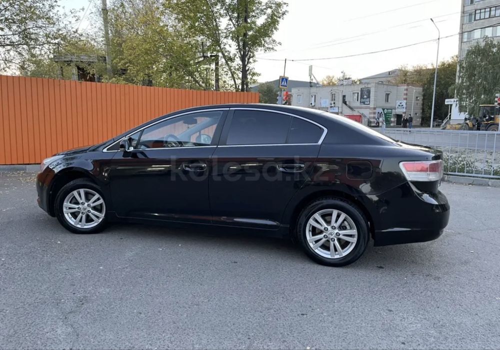 Продам toyota avensis