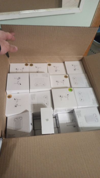 Продам Air pods наушник